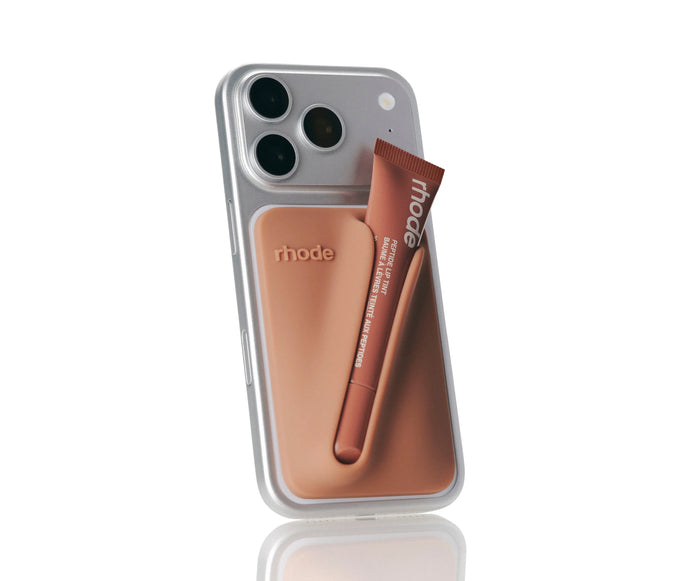 Lip holder with MagSafe